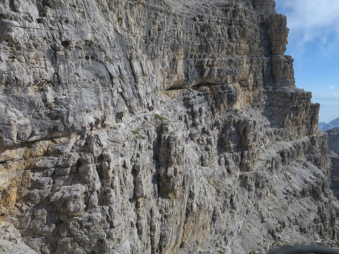 centrale013.jpg - Erst aber kommt die zentrale Passage des Steigs mit seinen Bändern.                               