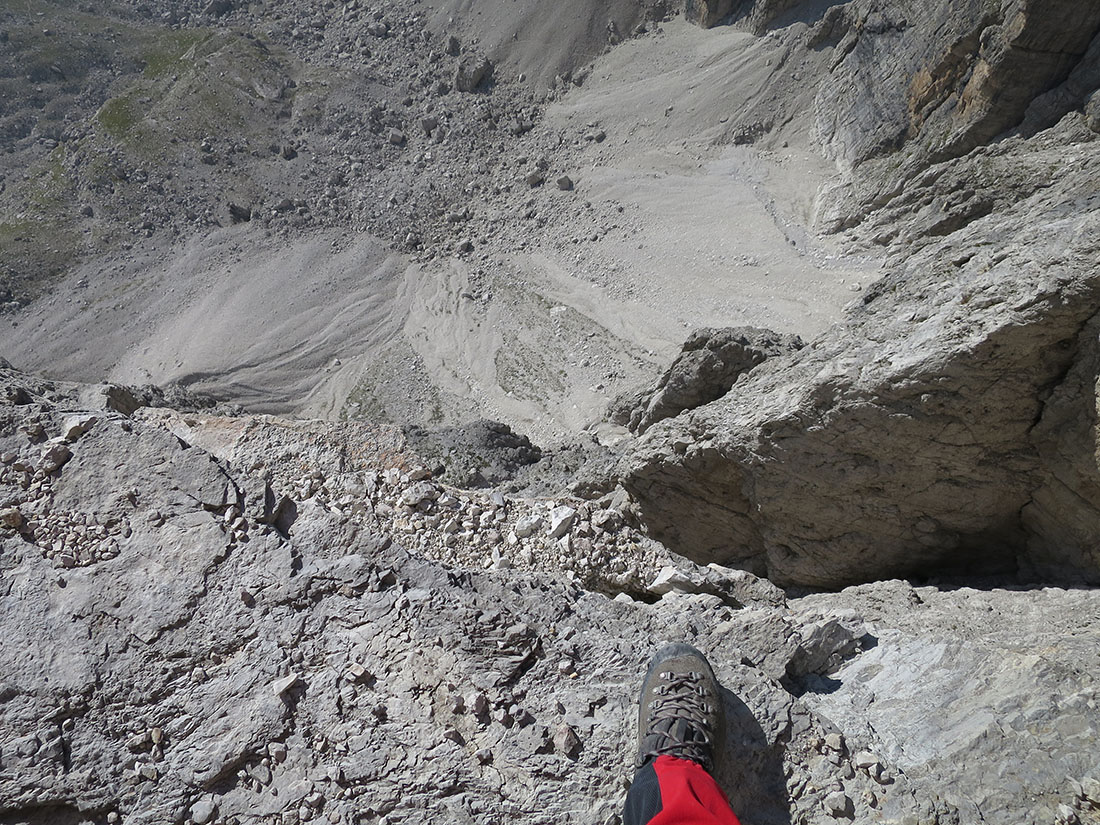 centrale017.jpg - ...es pfeift gewaltig nach unten! Kein Photo kann diesen Tiefensog vermitteln. Es ist spektakulär!                               