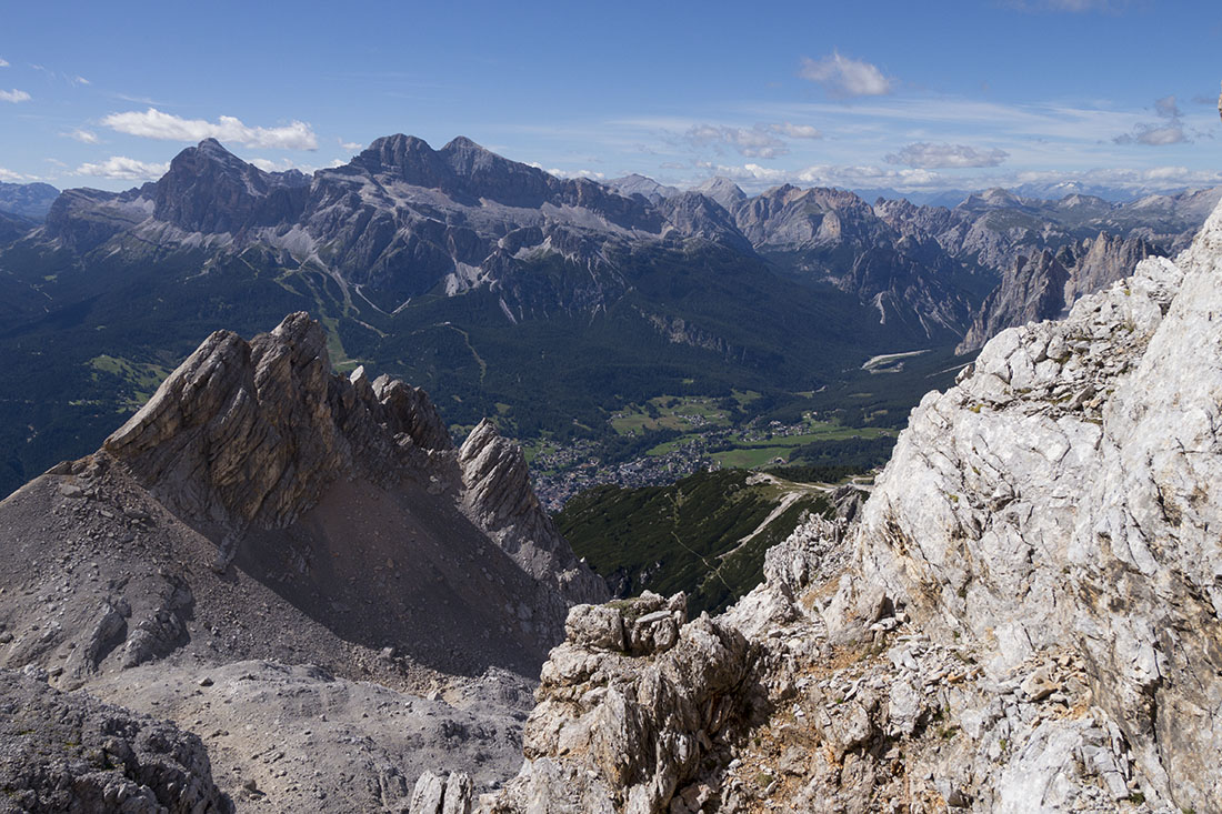 sorapis038.jpg - Cortina und die drei Tofane.