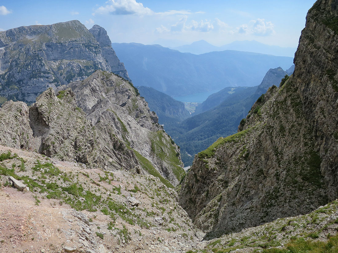 tucket008.jpg - Mit einem ordentlichen Fernglas könnte man hier mein Zelt sehen :-)                               