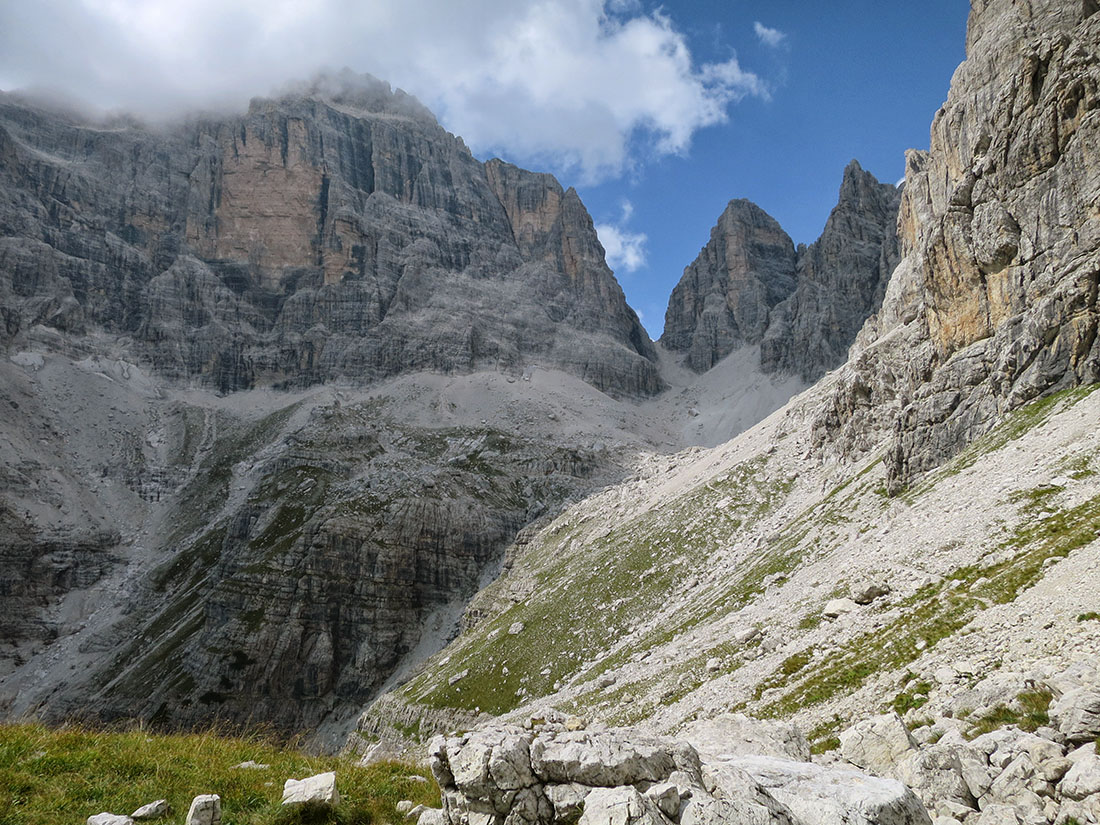 tucket009.jpg - Der letzte Abschnitt auf die Tuckett Scharte zu. Sieht nach Spaziergang aus, ist aber alles andere.                               