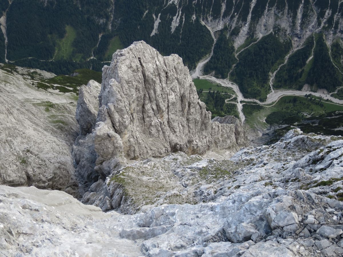lali079.JPG - Satte 1400Hm Tiefblick ins Laliderertal.