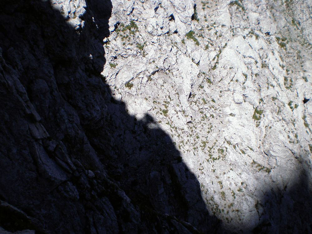 luftige_kante051.JPG - Indirekte Beobachtung des Vorsteigers :-)