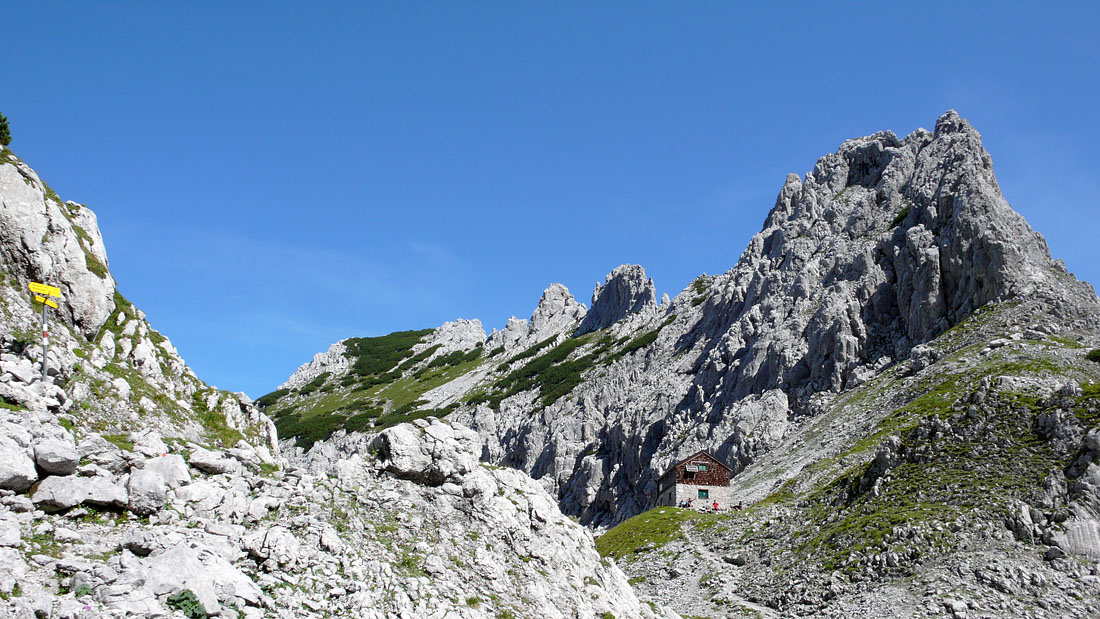 toerlwand_020.JPG - Die herrlich gelegene Fritz-Pflaum Hütte