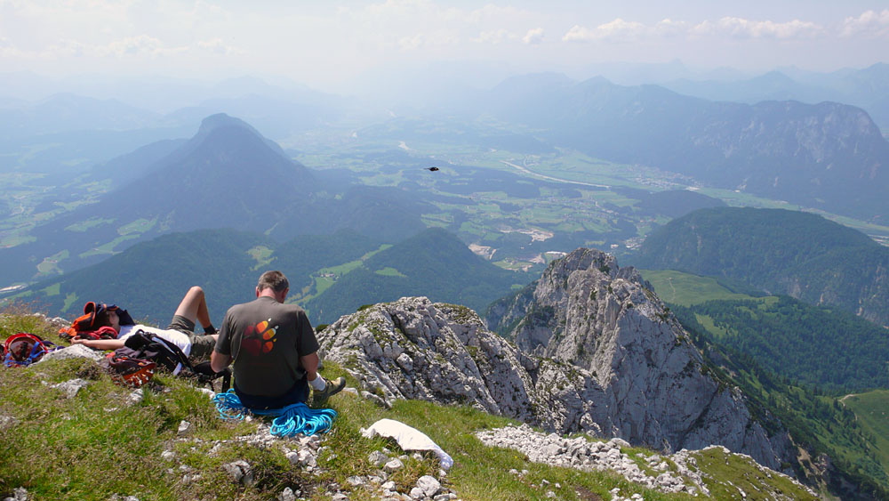 widauer110.jpg - Eine Seilschaft, die in der Nordwand "Ostler"-Route unterwegs waren.